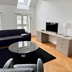 Klimatisierte Luxus-dachterrassenwohnung Im Zentrum Apartmán