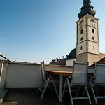 Klimatisierte Luxus-dachterrassenwohnung Im Zentrum Apartmán