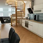 Klimatisierte Luxus-dachterrassenwohnung Im Zentrum Sankt Poelten