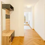 Klimatisierte Luxus-dachterrassenwohnung Im Zentrum * Sankt Poelten