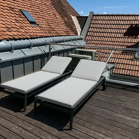 Klimatisierte Luxus-dachterrassenwohnung Im Zentrum *