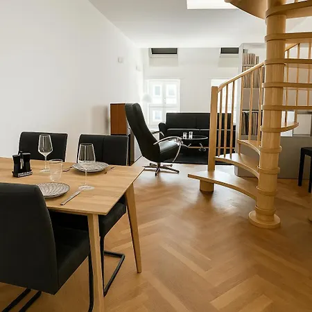 Klimatisierte Luxus-dachterrassenwohnung Im Zentrum Διαμέρισμα