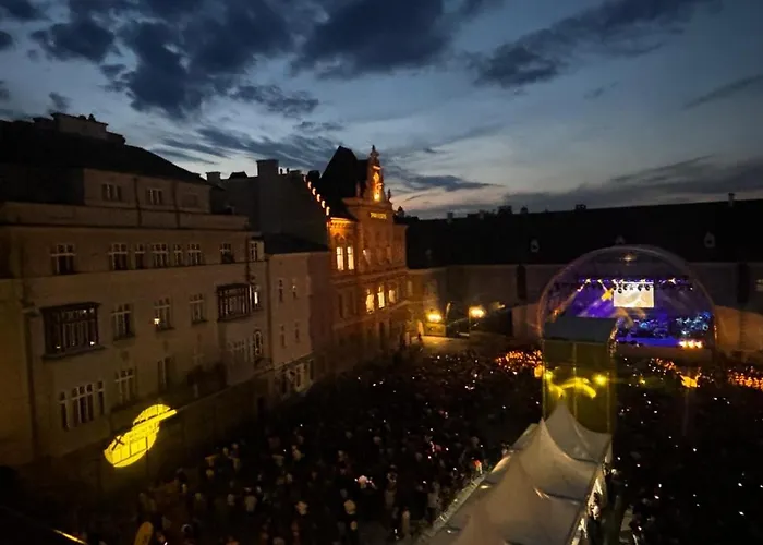 Klimatisierte Luxus-dachterrassenwohnung Im Zentrum アパート