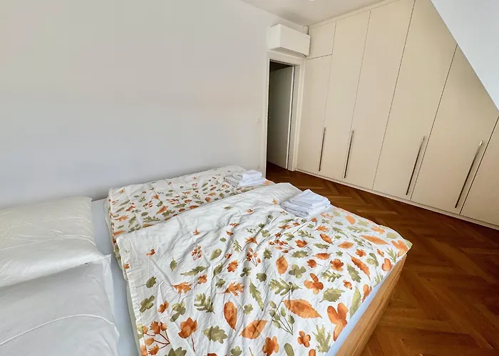 アパート Klimatisierte Luxus-dachterrassenwohnung Im Zentrum