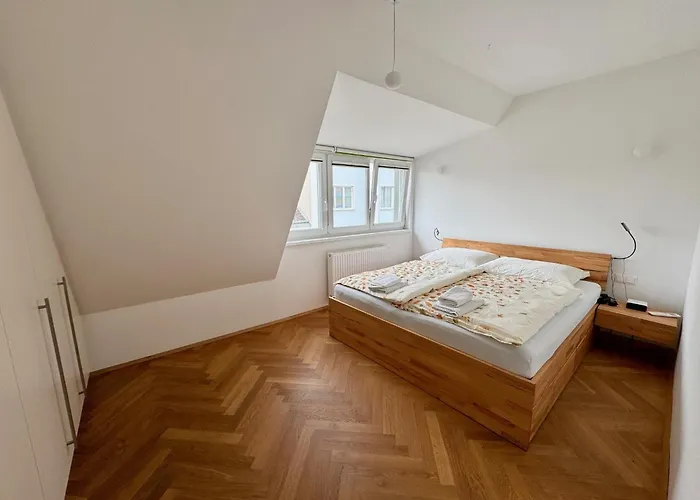 アパート Klimatisierte Luxus-dachterrassenwohnung Im Zentrum ザンクト・ペルテン